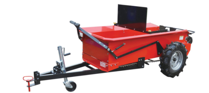 trailed manure spreader